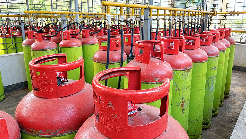 LPG distributors call off strike after govt warning